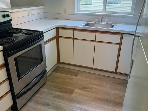 1014 37th Street, 1014 37th St SE #4, Auburn, WA 98002