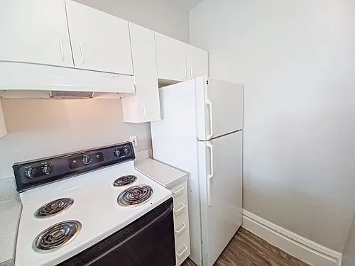 Floor plan 1 BD with Bay Windows