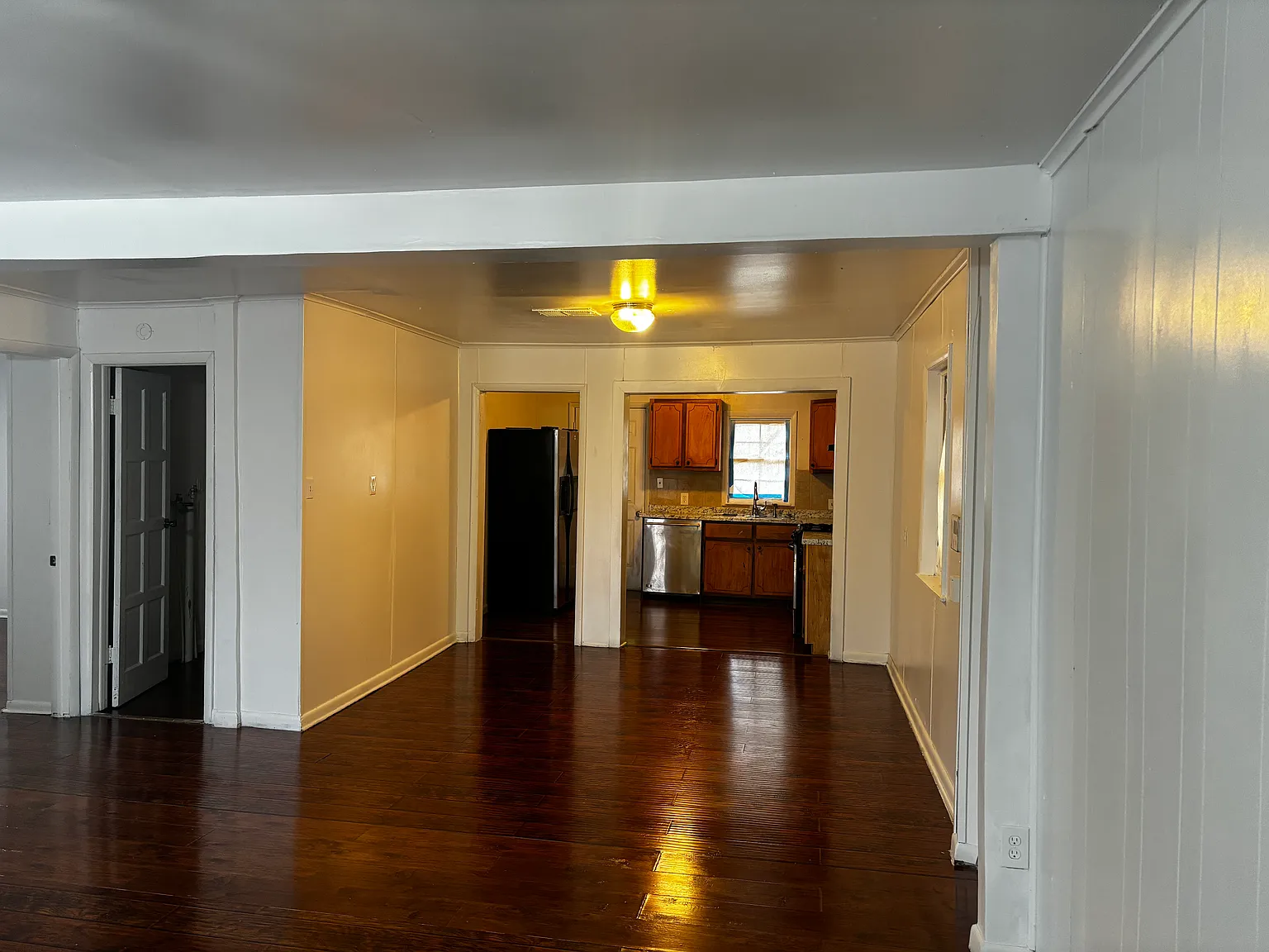 3 bed, 1064 sqft, $1,300 — Photo 3