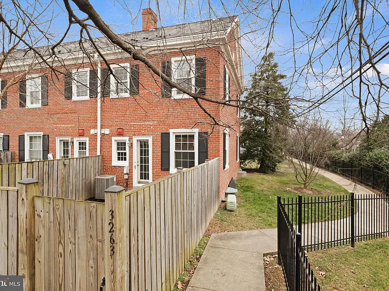 3263 S Stafford St — Photo 35