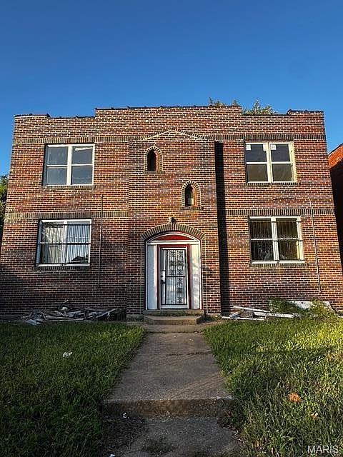 1st image of 4153 E Lexington Ave