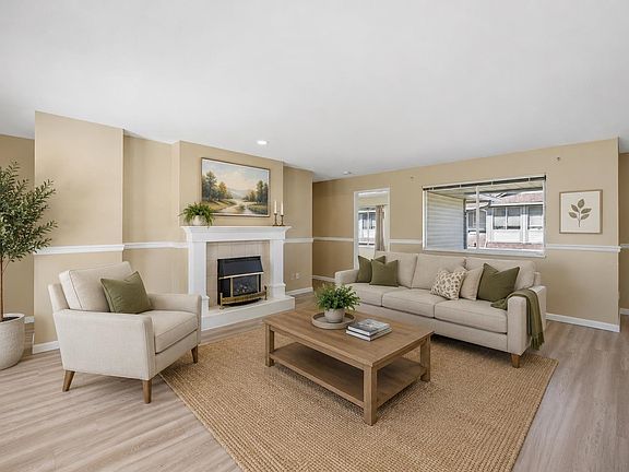 5th image of 13725 72a Ave #209