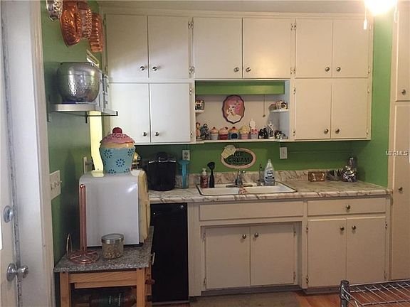 4th image of 318 Pablo St
