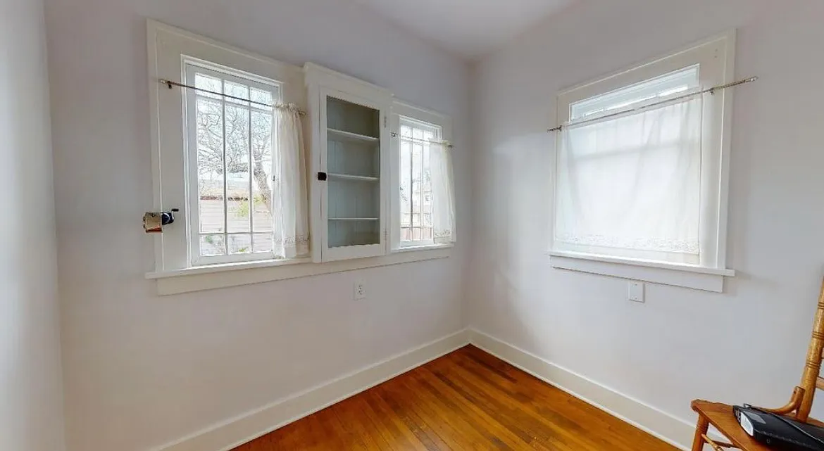 2 bed, 1.5 bath, 1230 sqft, $2,000 — Photo 2