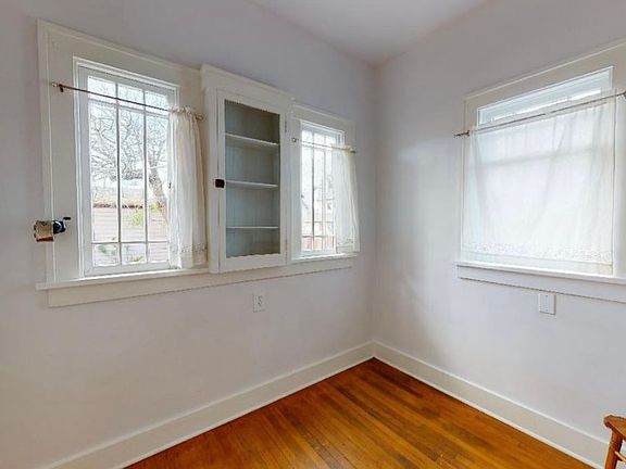 2nd image of 2202 I St