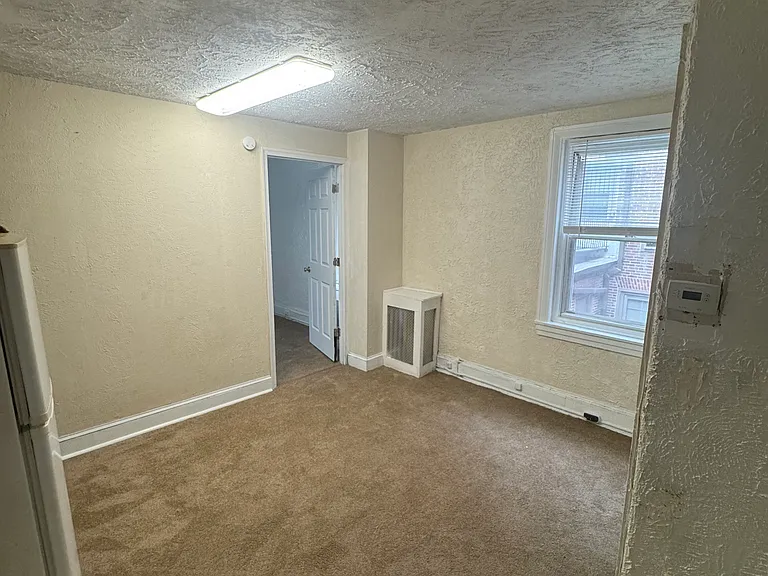 254 S 16th St #3B — Photo 2