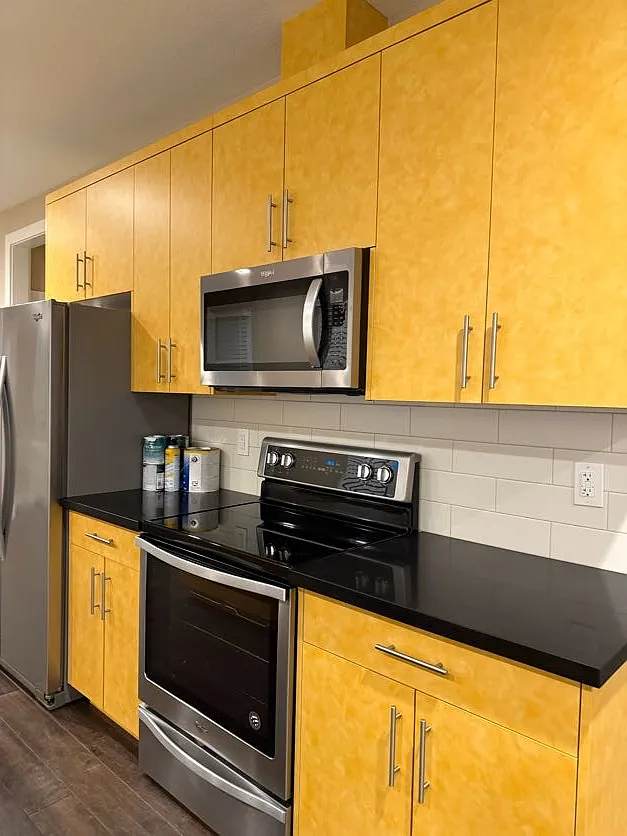 3 bed, 1.5 bath, 1200 sqft, $2,995 — Photo 3