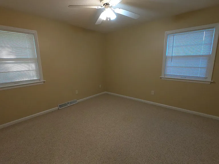 5830 Perry Ln — Photo 44