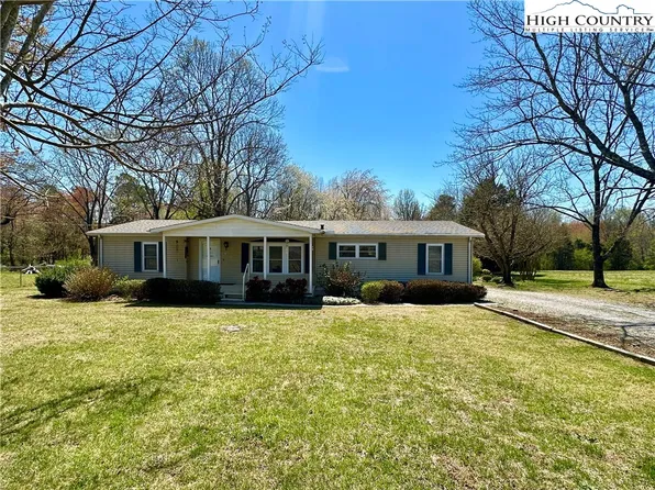 1483 Land Street, Lenoir, NC 28645