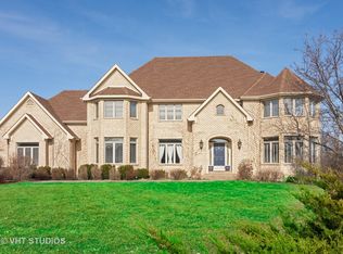 57 Park View Ln, Hawthorn Woods, IL 60047