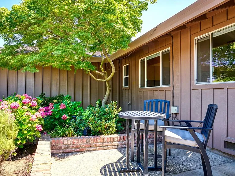 510 Northgate Dr — Photo 9