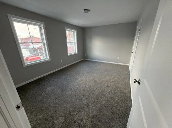 505 Market St, Lowell, MA