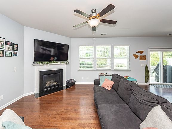 5th image of 336 Bracken Fern Rd