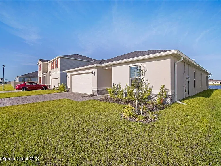 527 Glaspell Cir SE — Photo 37