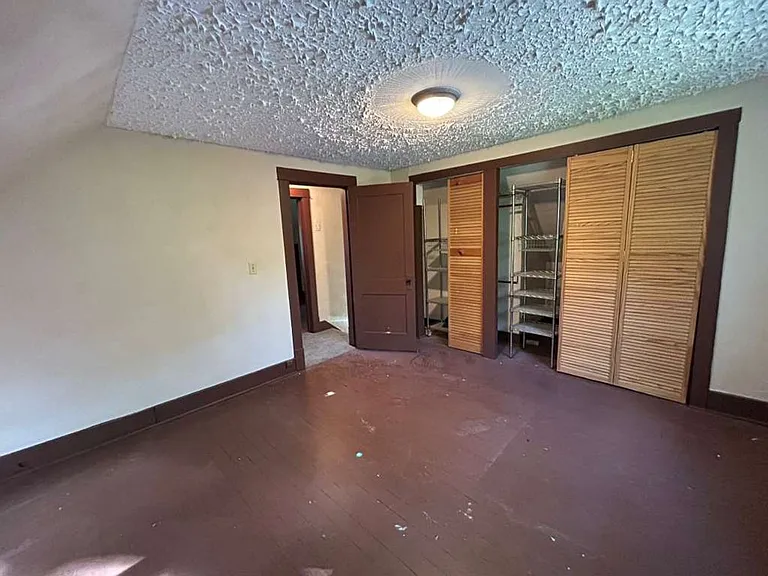 377 Talbot Ave — Photo 14