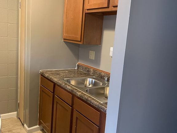 2nd image of 1769 E Livingston Ave #B