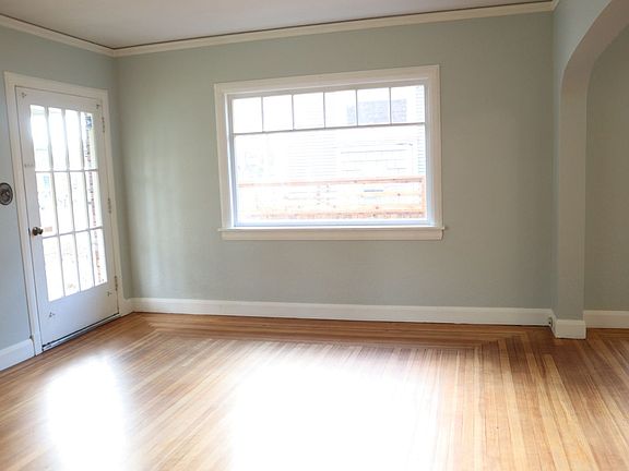 4th image of 408 W 23rd St #410