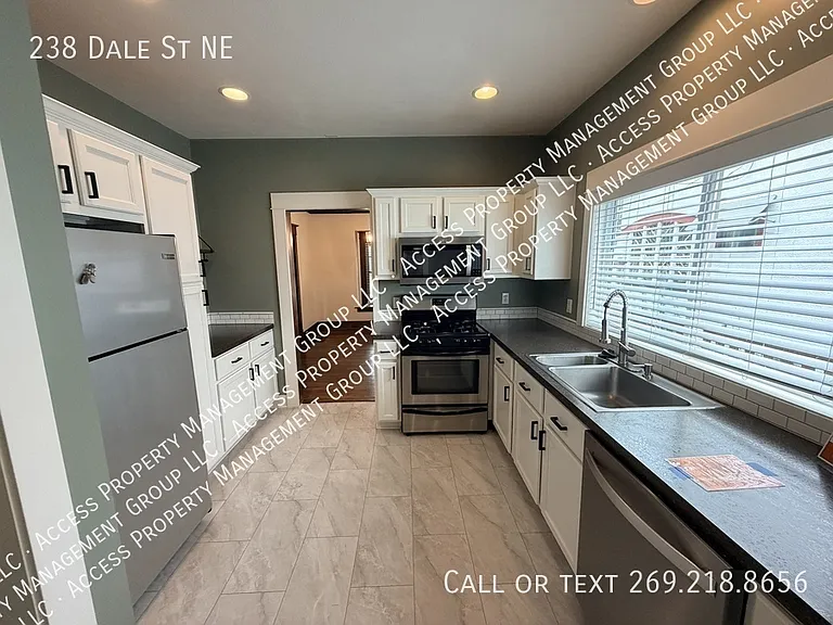 238 Dale St NE — Photo 18