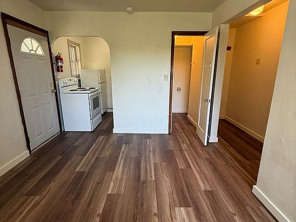 3rd image of 640 NE Maiden Ln APT 3