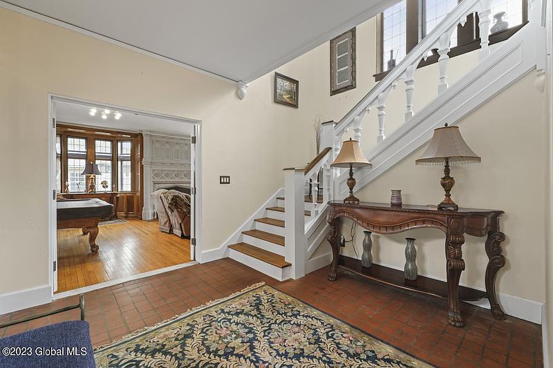 4th image of 41 Grant Avenue