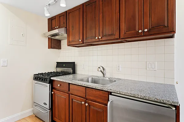 Rented by Compass | media 6