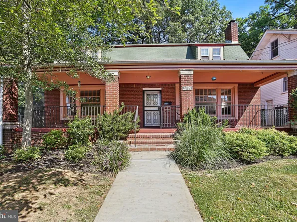 4030 Hamilton St, Hyattsville, MD 20781