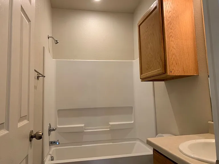 5731 Golf Hts #1 — Photo 16