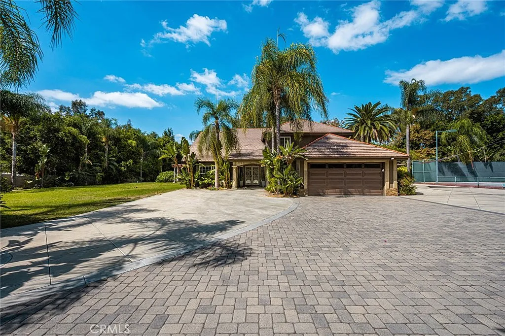 5 bed, 3.5 bath, 3195 sqft, $9,500 — Photo 4