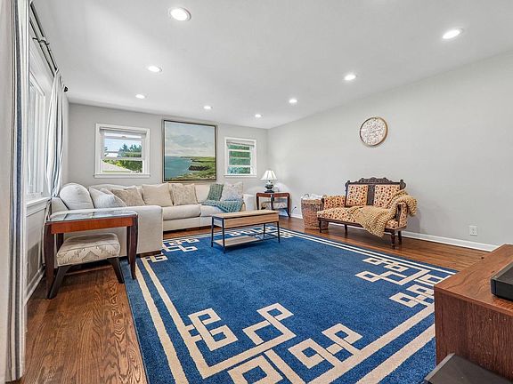 3rd image of 10043 N Greenview DRIVE