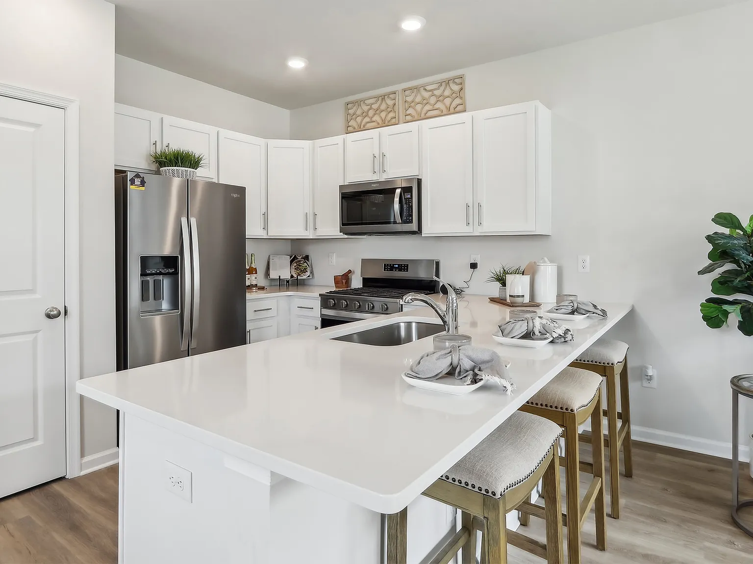 3 bed, 2.5 bath, 1500 sqft, $2,900 — Photo 3