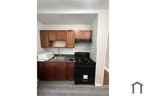 4 Eaton Pl #8 Photo 1