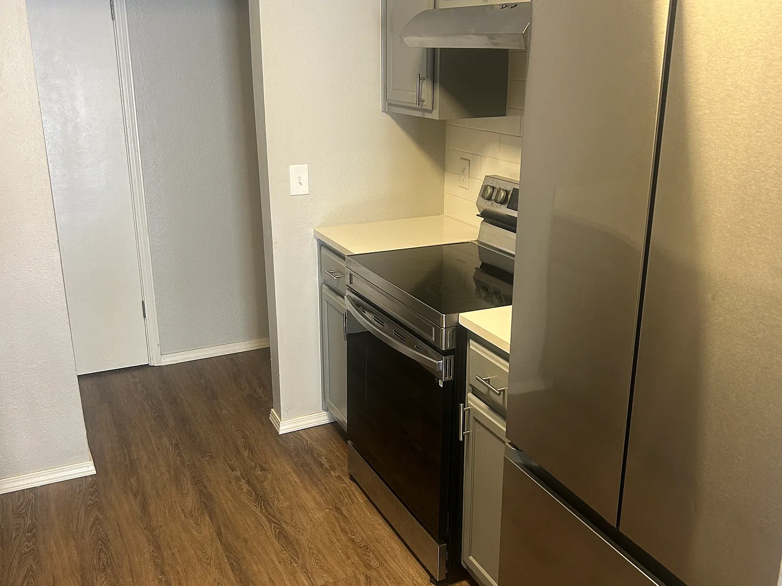 2 bed, 1.5 bath, 1300 sqft, $1,350 — Photo 2