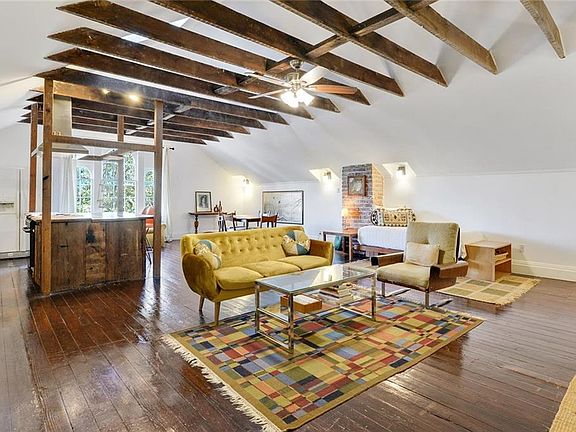 2nd image of 1006 Washington Ave APT 3