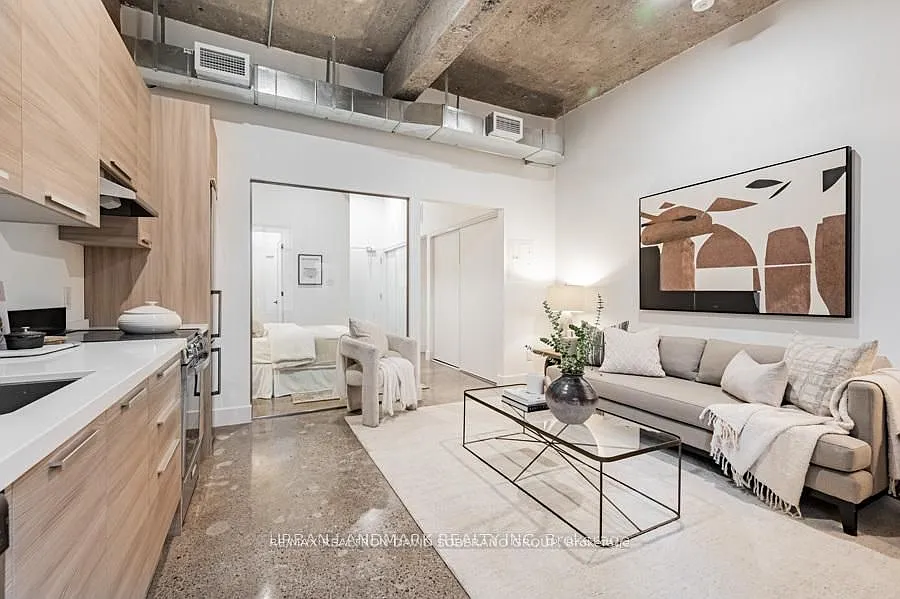 Building Photo - 9 Saint Nicholas St #502