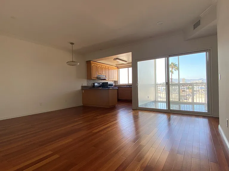 949 S Manhattan Pl #303 — Photo 11