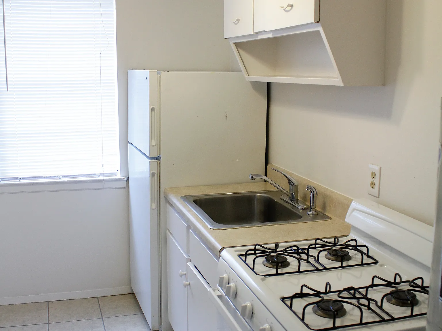 2 bed, 550 sqft, $625 — Photo 2