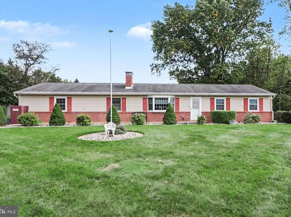 530 Yocumtown Rd, Etters, PA 17319