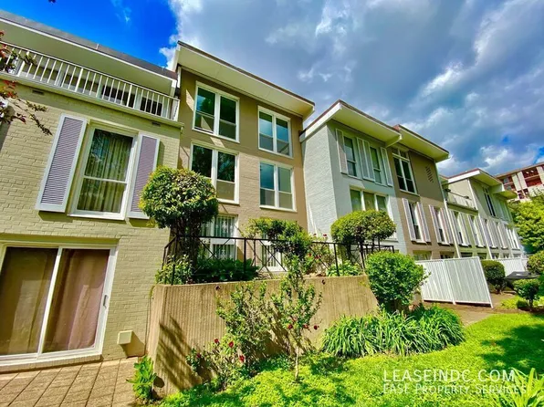 259 G St SW, Washington, DC 20024