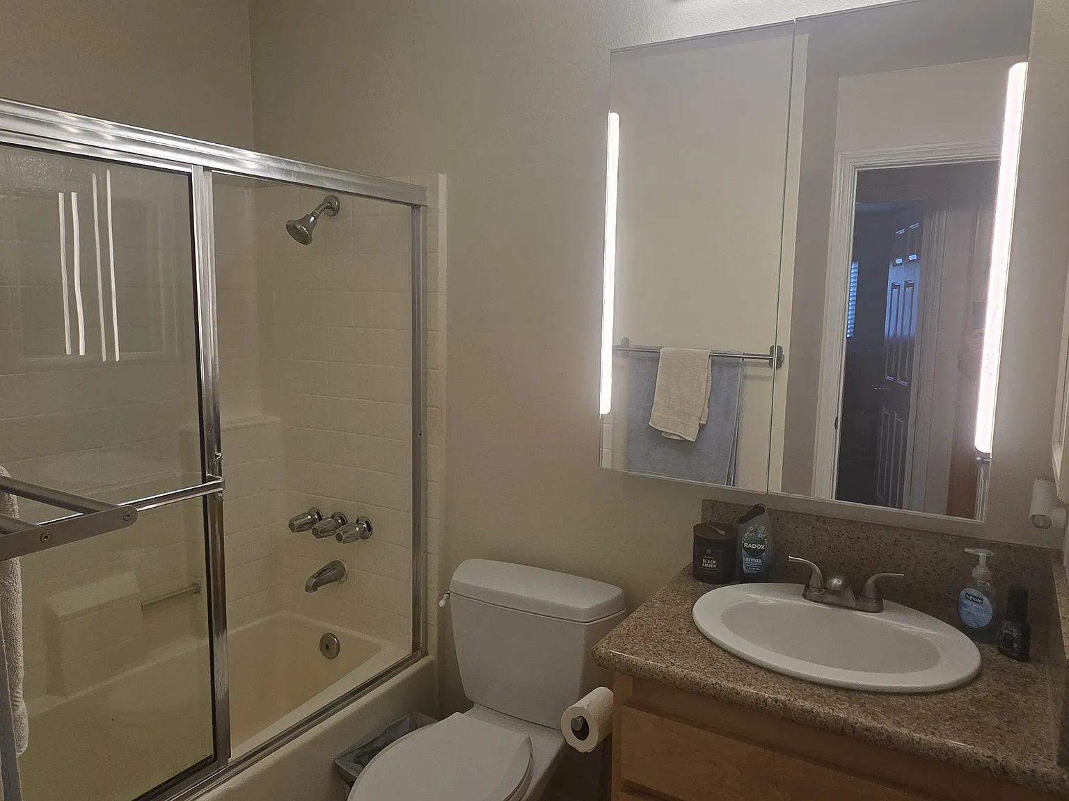 2 bed, 806 sqft, $1,650 — Photo 4