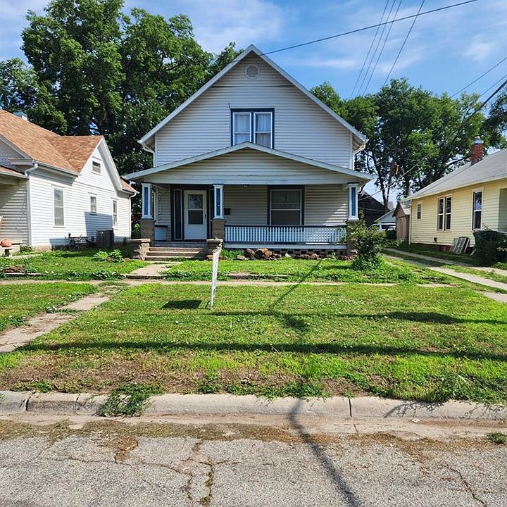 1st image of 107 SE 2nd St