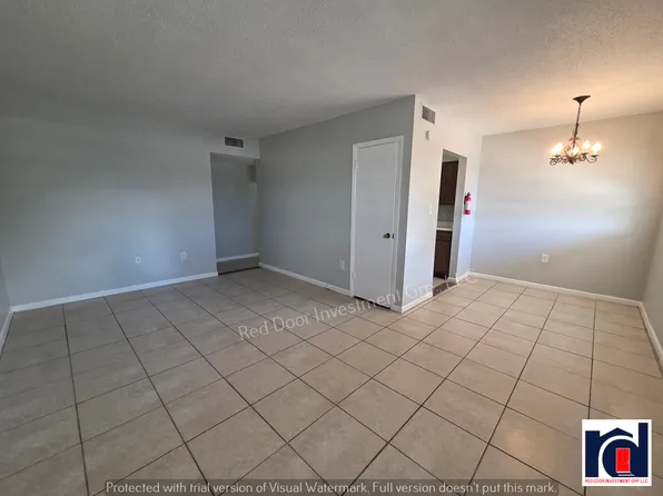706 W Dixie Ave, Leesburg, FL