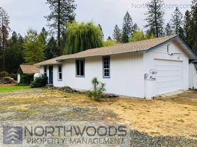 5171 New Hope Rd, Grants Pass, OR