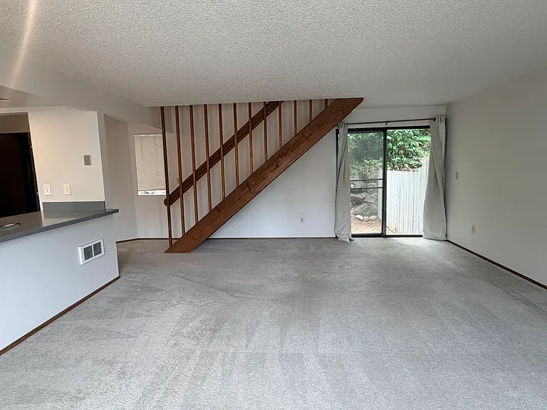 335 SE Clark St #B — Photo 3