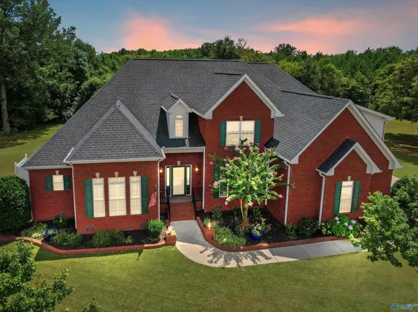 145 Misty River Ln SW, Huntsville, AL 35824