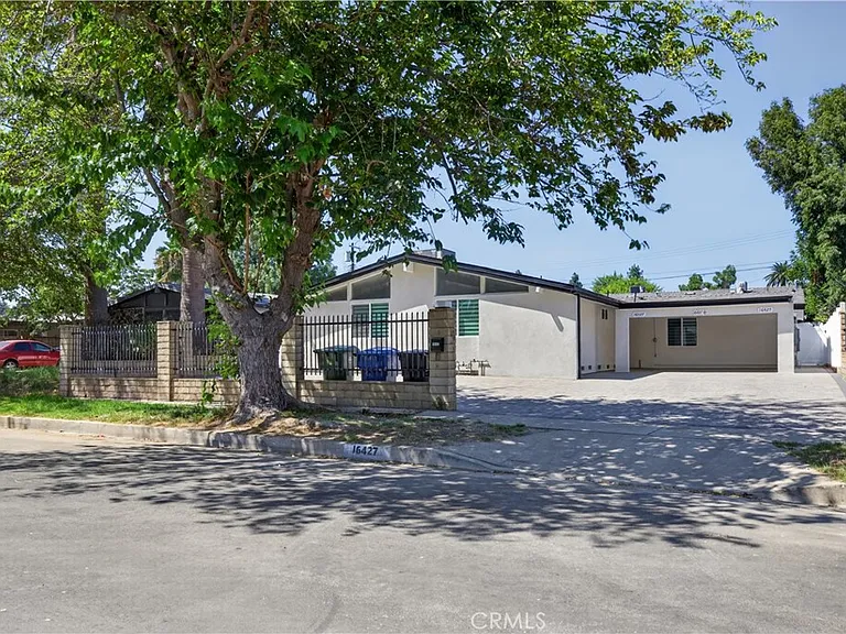 16425 Clymer St — Photo 2