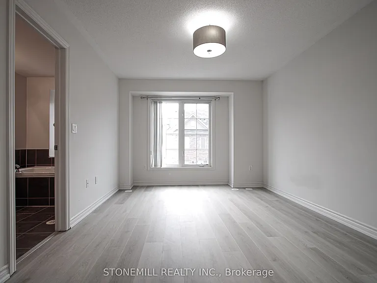 3130 Boxford Cres #5 — Photo 26
