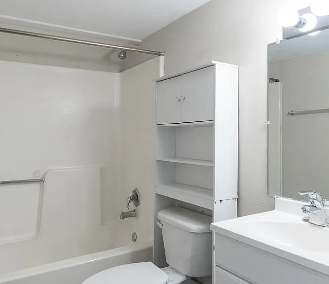 Upstairs bathroom