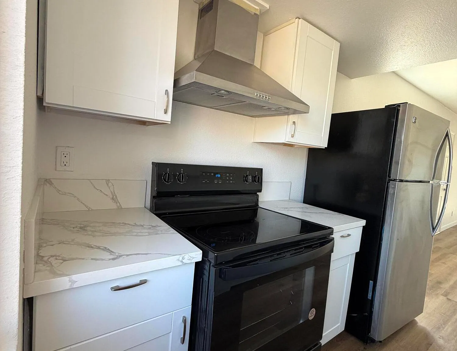 2 bed, 1.0 bath, 792 sqft, $1,700 — Photo 4