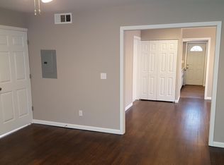 1522 W Church St APT 2, Champaign, IL 61821