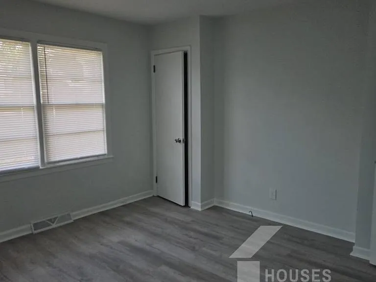 507 Garrett St — Photo 13